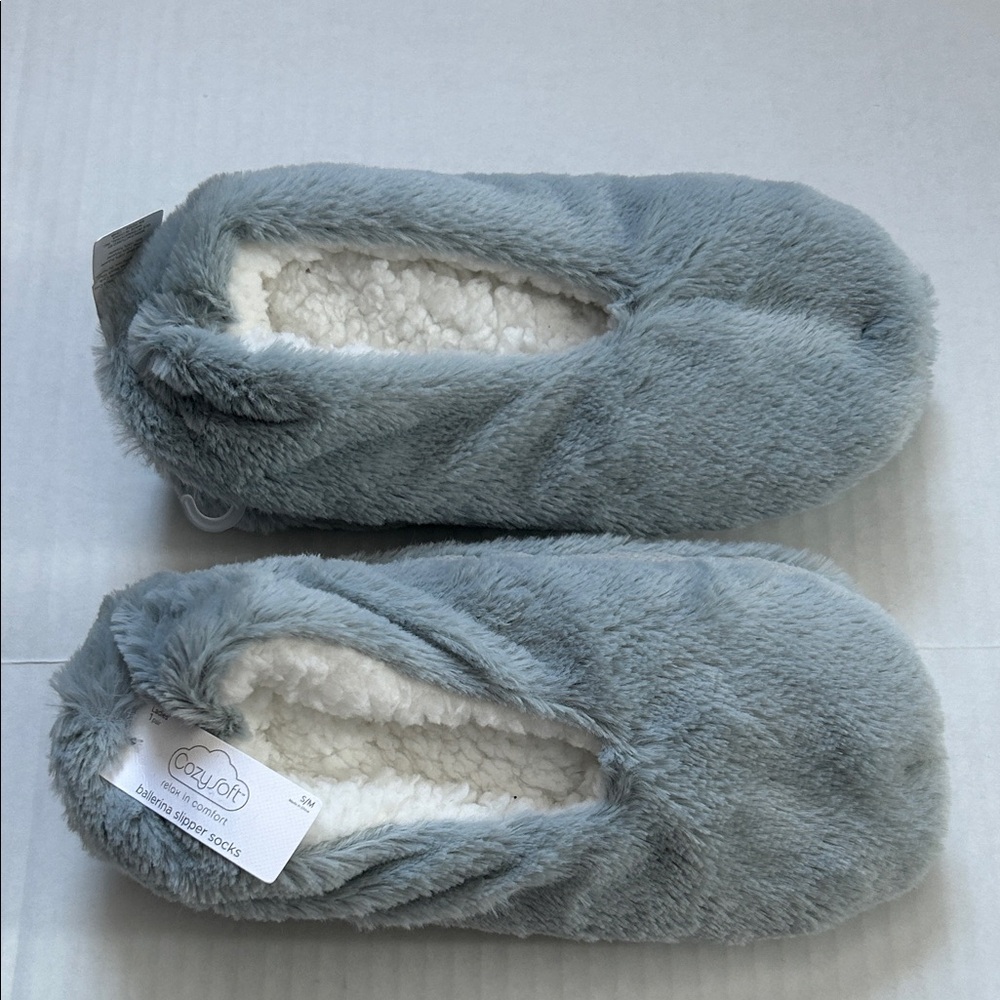NWT Cozy Soft light grey faux fur ballerina slipper socks size S/M